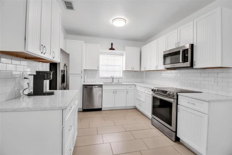 Casa en alquiler en Sarasota, Florida, 2 dormitorios, 138.98 m2 № 1826757 - foto 23