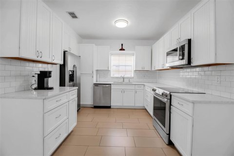 Casa en alquiler en Sarasota, Florida, 2 dormitorios, 138.98 m2 № 1826757 - foto 25