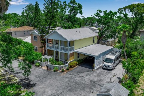Casa en alquiler en Sarasota, Florida, 2 dormitorios, 138.98 m2 № 1826757 - foto 1
