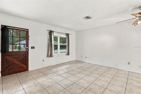 House in Winter Springs, Florida 3 bedrooms, 89.19 sq.m. № 2396187 - photo 5