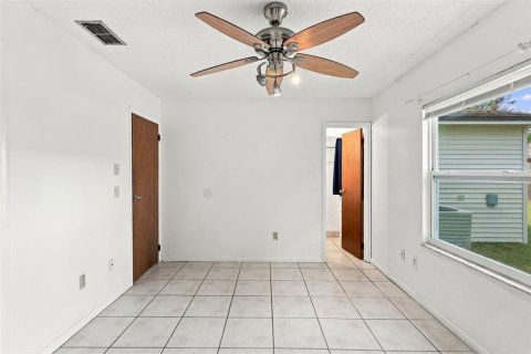 House in Winter Springs, Florida 3 bedrooms, 89.19 sq.m. № 2396187 - photo 19