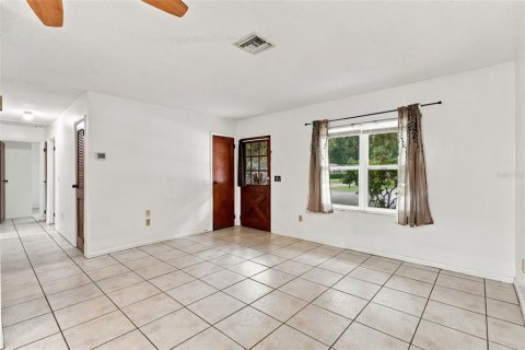 House in Winter Springs, Florida 3 bedrooms, 89.19 sq.m. № 2396187 - photo 4