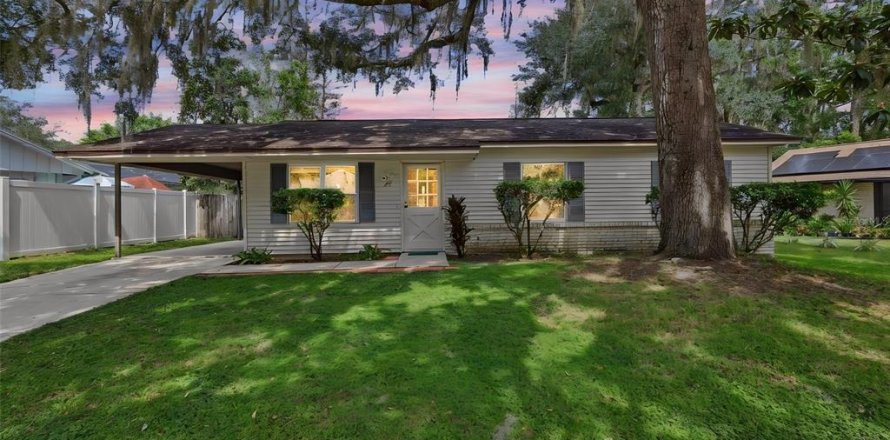 House in Winter Springs, Florida 3 bedrooms, 89.19 sq.m. № 2396187
