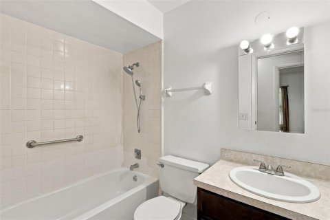 House in Winter Springs, Florida 3 bedrooms, 89.19 sq.m. № 2396187 - photo 22