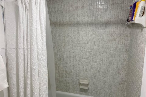 Copropriété à vendre à Lauderhill, Floride: 2 chambres, 110 m2 № 1859257 - photo 27