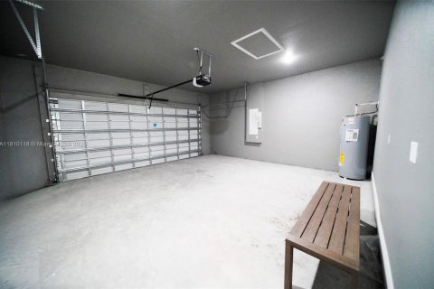 House in LaBelle, Florida 3 bedrooms, 139.82 sq.m. № 1756881 - photo 14