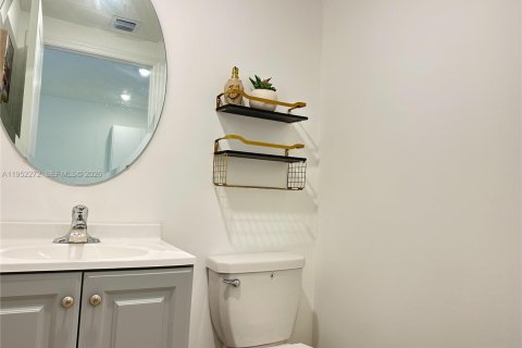 Снять в аренду таунхаус в Хомстед, Флорида 3 спальни, 153.1м2, № 2006618 - фото 8