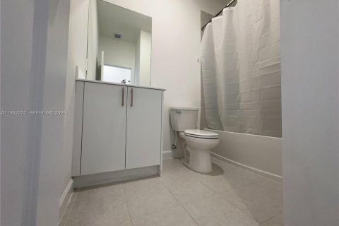 Снять в аренду таунхаус в Хомстед, Флорида 3 спальни, 153.1м2, № 2006618 - фото 14