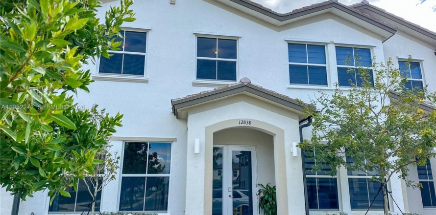 Таунхаус в Хомстед, Флорида 3 спальни, 153.1м2 № 2006618