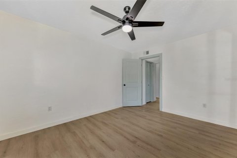 House in Sarasota, Florida 3 bedrooms, 103.49 sq.m. № 1366615 - photo 12