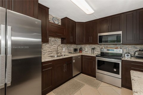 Condominio en venta en Weston, Florida, 2 dormitorios, 114.36 m2 № 1929857 - foto 12