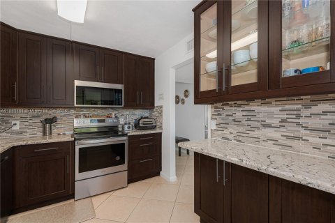 Condominio en venta en Weston, Florida, 2 dormitorios, 114.36 m2 № 1929857 - foto 13