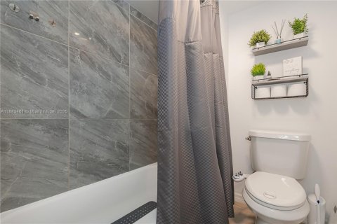 Condominio en venta en Weston, Florida, 2 dormitorios, 114.36 m2 № 1929857 - foto 20