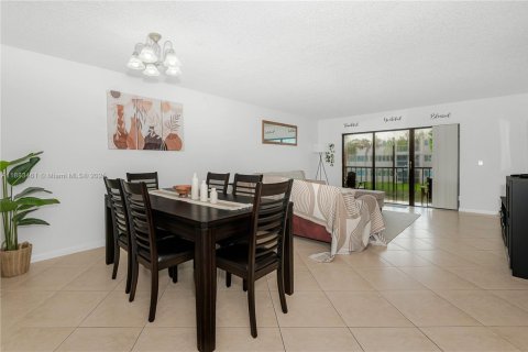 Condominio en venta en Weston, Florida, 2 dormitorios, 114.36 m2 № 1929857 - foto 2