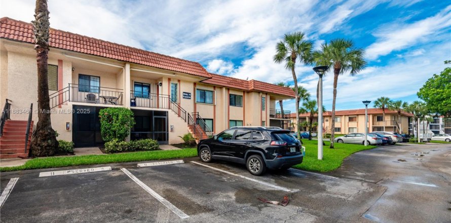 Condominio en Weston, Florida, 2 dormitorios № 1929857