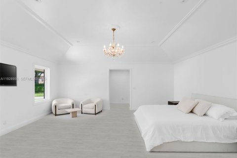 House in Miami Beach, Florida 5 bedrooms, 531.12 sq.m. № 1987877 - photo 8