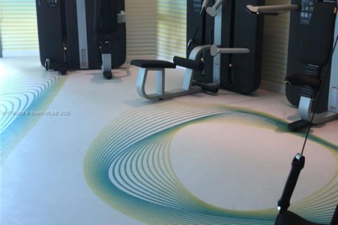 Condo in Miami, Florida, 3 bedrooms № 1988420 - photo 11