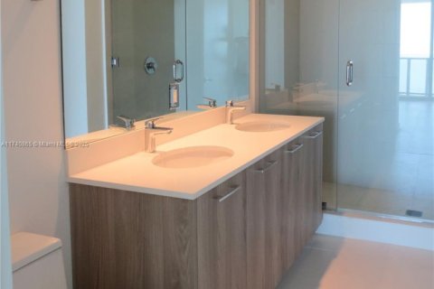 Condo in Miami, Florida, 3 bedrooms № 1988420 - photo 3