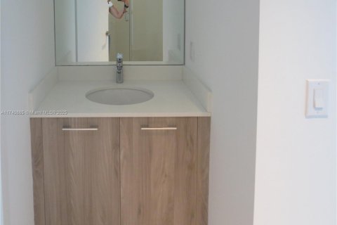 Condo in Miami, Florida, 3 bedrooms № 1988420 - photo 4
