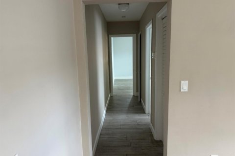Apartment in Riviera Beach, Florida 1 bedroom, 36.42 sq.m. № 2169949 - photo 11