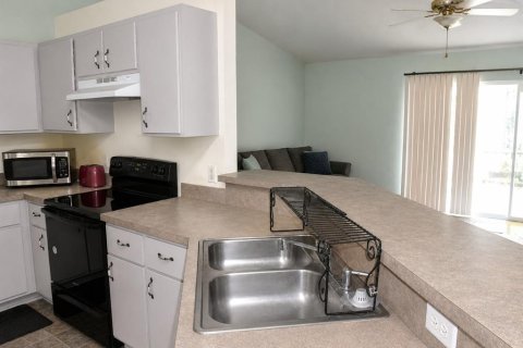 House in Ocala, Florida 3 bedrooms, 129.88 sq.m. № 2094380 - photo 6