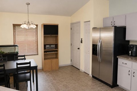 House in Ocala, Florida 3 bedrooms, 129.88 sq.m. № 2094380 - photo 5