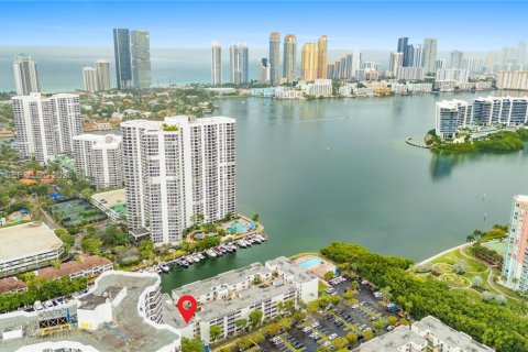 Condo in Aventura, Florida, 3 bedrooms  № 2180272 - photo 12