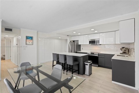 Condo à Aventura, Floride, 3 chambres  № 2180272