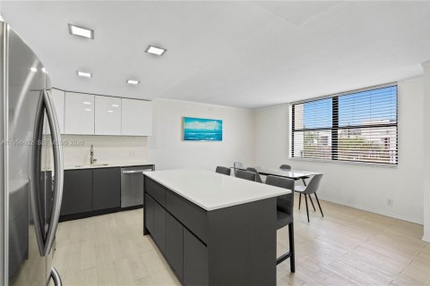 Condo in Aventura, Florida, 3 bedrooms  № 2180272 - photo 16
