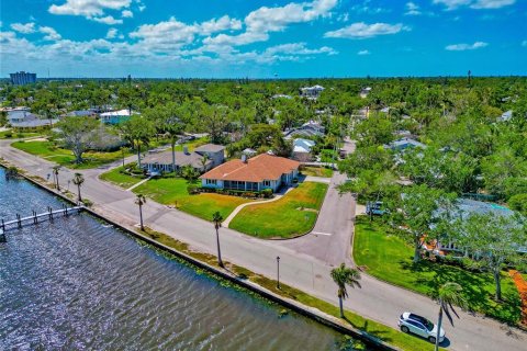 House in Bradenton, Florida 3 bedrooms, 244.61 sq.m. № 1733324 - photo 16