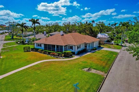 House in Bradenton, Florida 3 bedrooms, 244.61 sq.m. № 1733324 - photo 11