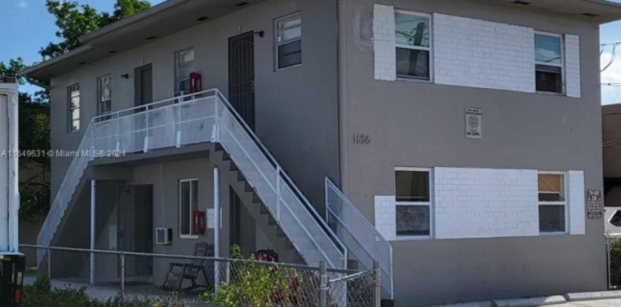 Дом в Майами, Флорида 2 спальни, 60.39м2 № 1964880