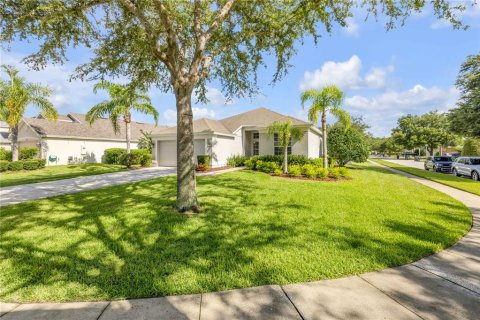 House in STONEYBROOK HILLS in Mount Dora, Florida 3 bedrooms, 147.53 sq.m. № 1801500 - photo 3