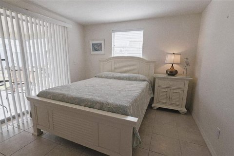 House in Englewood, Florida 2 bedrooms, 88.91 sq.m. № 2219022 - photo 7