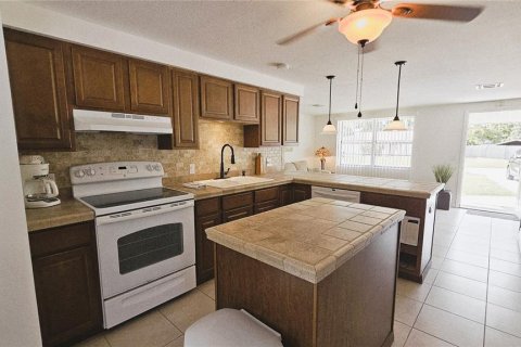 House in Englewood, Florida 2 bedrooms, 88.91 sq.m. № 2219022 - photo 10