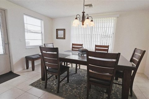 House in Englewood, Florida 2 bedrooms, 88.91 sq.m. № 2219022 - photo 13