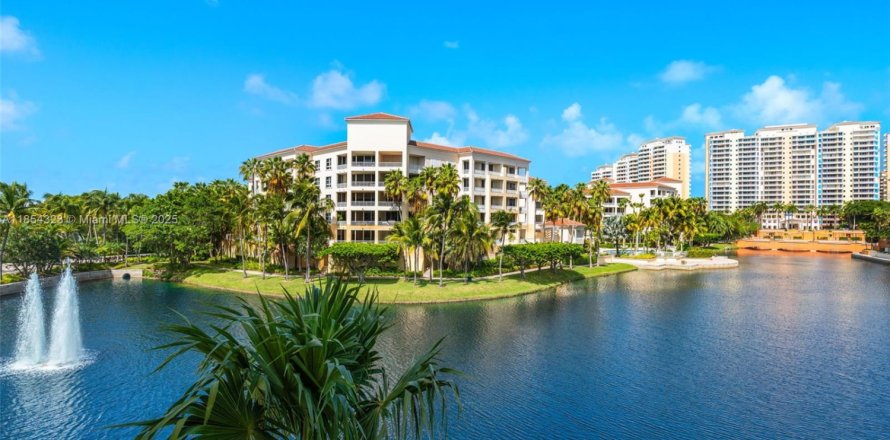 Condominio en Key Biscayne, Florida, 3 dormitorios  № 1979683