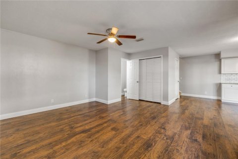 Townhouse in Port Orange, Florida 2 bedrooms, 108.14 sq.m. № 1657256 - photo 3