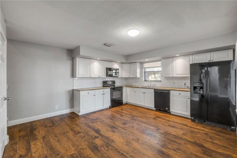 Townhouse in Port Orange, Florida 2 bedrooms, 108.14 sq.m. № 1657256 - photo 6