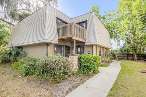 Townhouse in Port Orange, Florida 2 bedrooms, 108.14 sq.m. № 1657256 - photo 1
