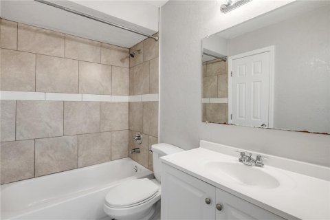 Townhouse in Port Orange, Florida 2 bedrooms, 108.14 sq.m. № 1657256 - photo 16