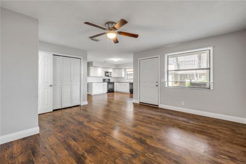 Townhouse in Port Orange, Florida 2 bedrooms, 108.14 sq.m. № 1657256 - photo 2