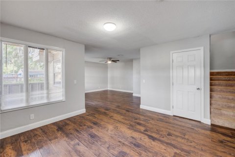 Townhouse in Port Orange, Florida 2 bedrooms, 108.14 sq.m. № 1657256 - photo 11