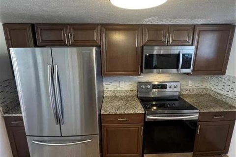 Condo in Orlando, Florida, 2 bedrooms № 2239549 - photo 3