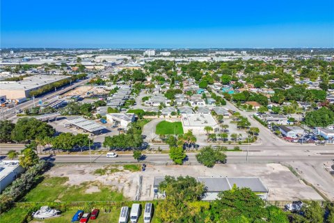 Propiedad comercial en venta en Miami, Florida № 2007472 - foto 4