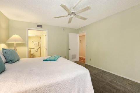 Condo in Sarasota, Florida, 2 bedrooms  № 1876129 - photo 23