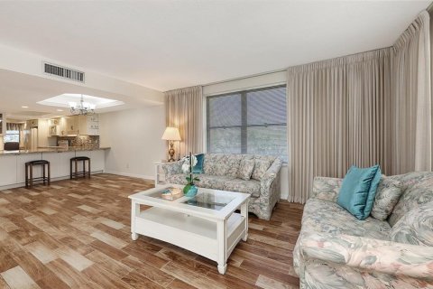 Condo in Sarasota, Florida, 2 bedrooms  № 1876129 - photo 18