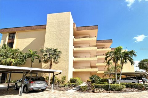 Condo in Sarasota, Florida, 2 bedrooms  № 1876129 - photo 2