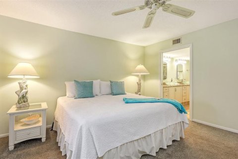 Condo in Sarasota, Florida, 2 bedrooms  № 1876129 - photo 22
