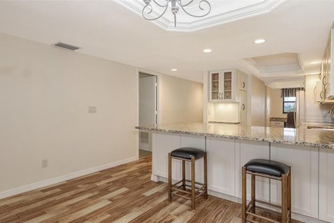 Condo in Sarasota, Florida, 2 bedrooms  № 1876129 - photo 12